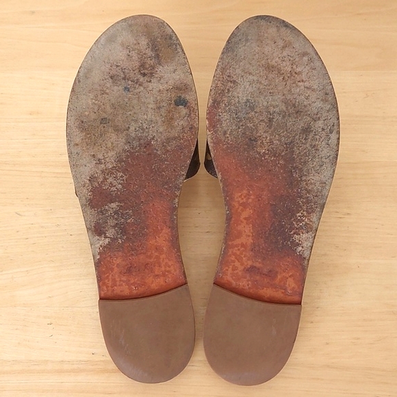 Louis Vuitton Lock it Mules - Picture 7 of 9